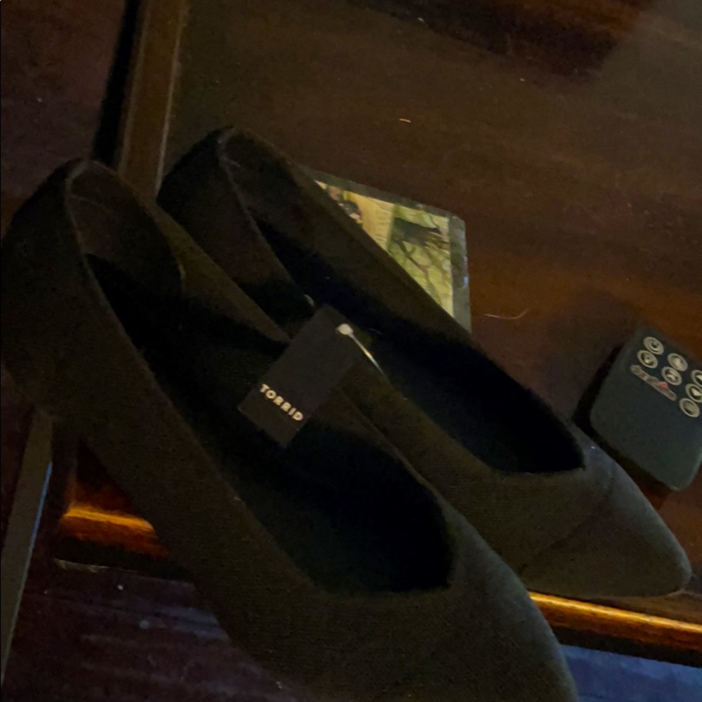 Torrid black flats size 8 **new with tag**